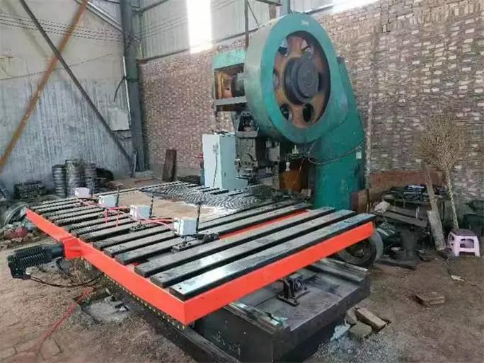 常州自動(dòng)送料機(jī)生產(chǎn)廠家,就找兆豐數(shù)控設(shè)備,運(yùn)行穩(wěn)定, 自動(dòng)避